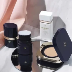 Clé de Peau Beauté Portable Brush PENNELLO FONDOTINTA