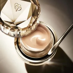 Clé de Peau Beauté The Foundation