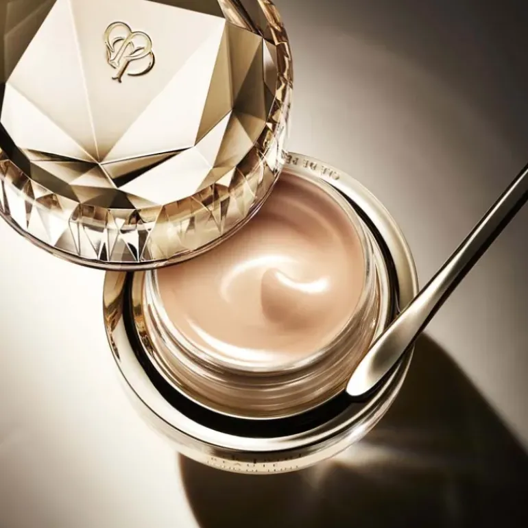 Clé de Peau Beauté The Foundation
