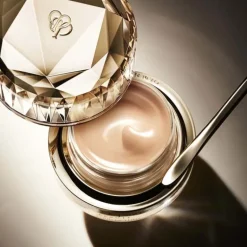 Clé de Peau Beauté The Foundation
