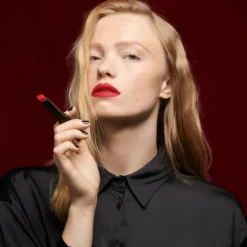 Rouge Pur Couture The Slim Velvet Radical