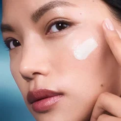 The Moisturizing Fresh Cream